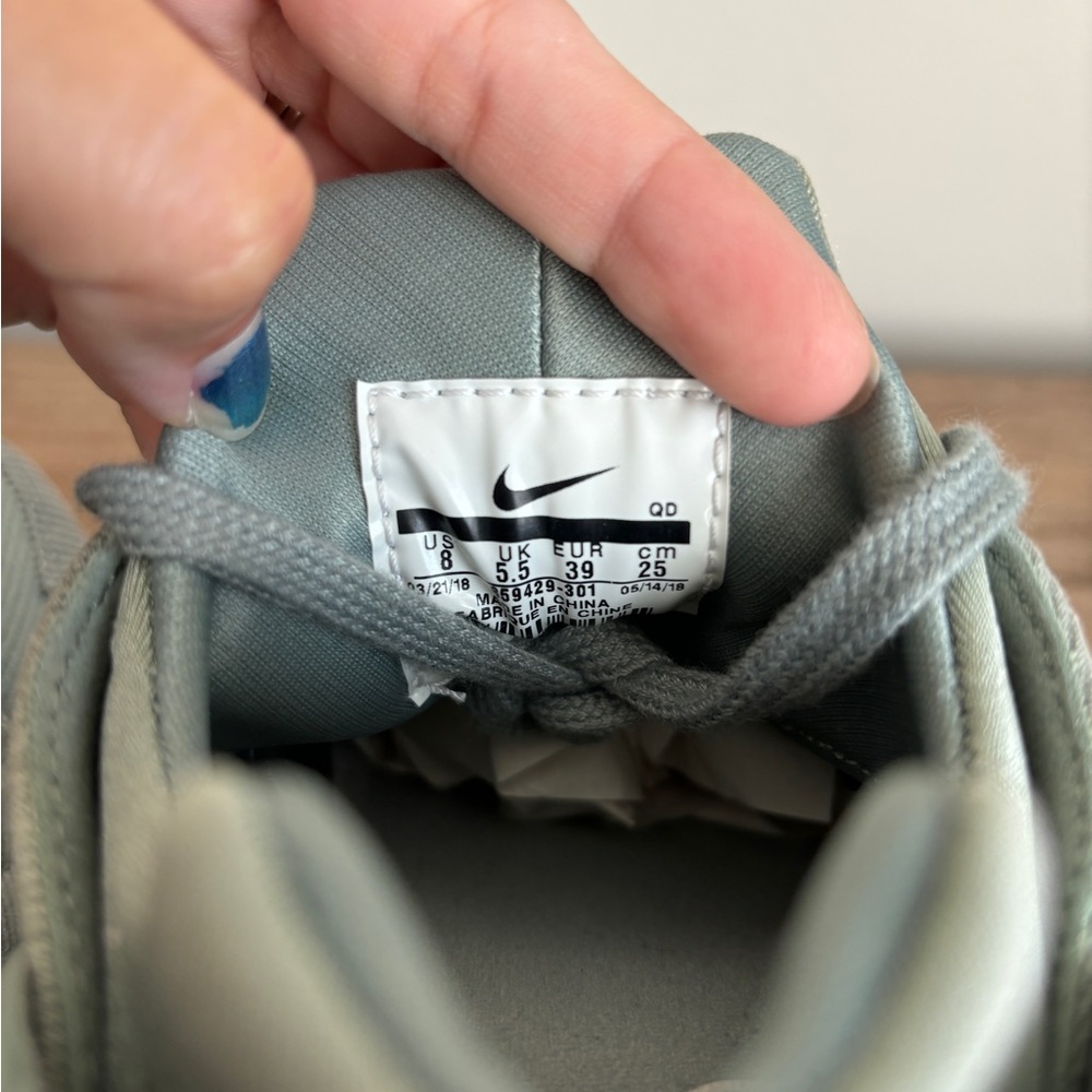 Nike Air Huarache SE Mica Green - Picture 10 of 15